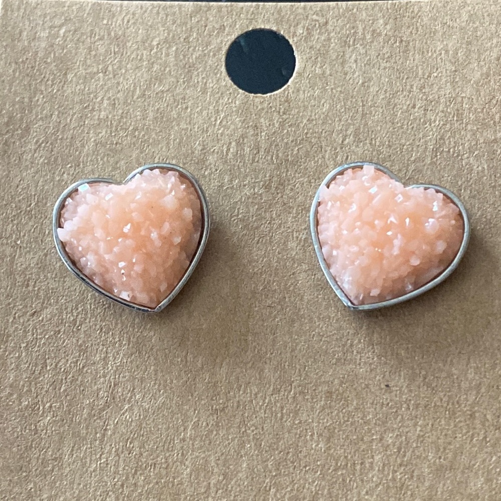 Peachy druzy style stud heart earrings-NWT